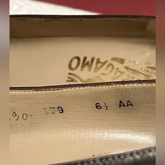 Salvatore Ferragamo Metallic Grey Pumps - Picture 5 of 12